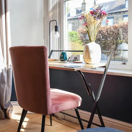 Beautiful Townhouse Harrogate, 3 Bedroom בית נופש *