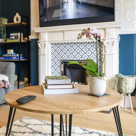 Beautiful Townhouse Harrogate, 3 Bedroom בית נופש *