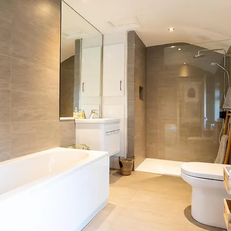 Beautiful Townhouse Harrogate, 3 Bedroom הרוגייט