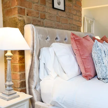 בית נופש Beautiful Townhouse Harrogate, 3 Bedroom הרוגייט