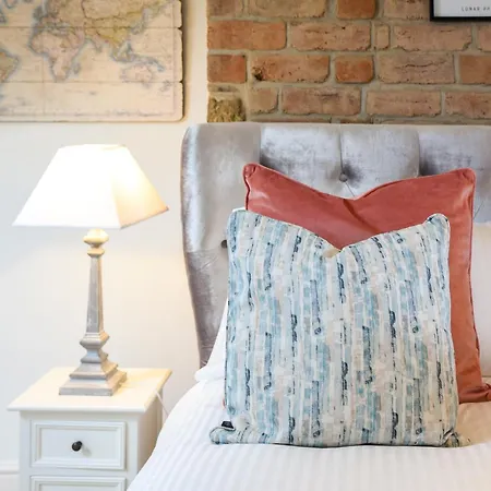 Beautiful Townhouse Harrogate, 3 Bedroom Vakantiehuis *