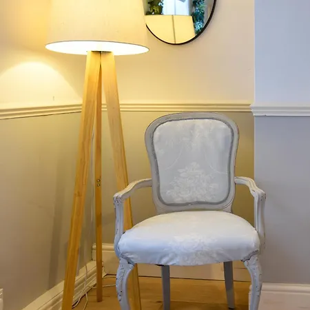 Beautiful Townhouse Harrogate, 3 Bedroom בית נופש *