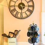 Beautiful Townhouse Harrogate, 3 Bedroom Сasa de vacaciones *