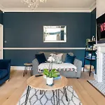 Сasa de vacaciones Beautiful Townhouse Harrogate, 3 Bedroom Harrogate