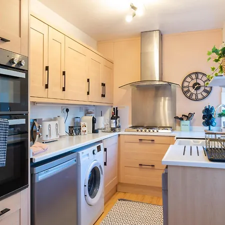Beautiful Townhouse Harrogate, 3 Bedroom Харрогейт