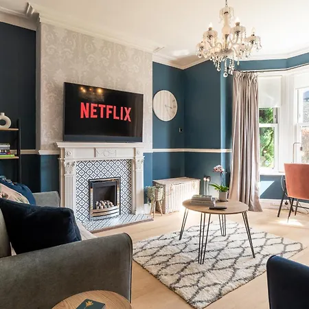 Beautiful Townhouse Harrogate, 3 Bedroom *