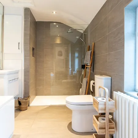 Beautiful Townhouse Harrogate, 3 Bedroom * Харрогейт